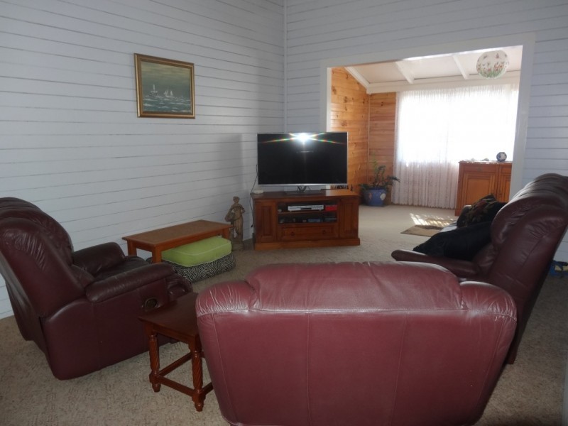 72 Poole Street, Bowen QLD 4805