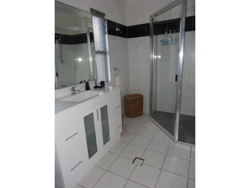14 Lemon Grove, Bowen QLD 4805