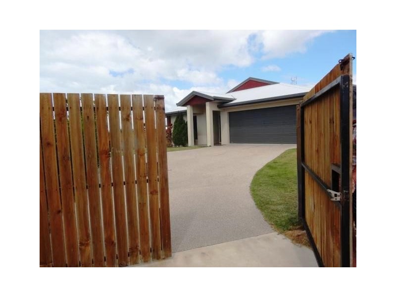14 Lemon Grove, Bowen QLD 4805
