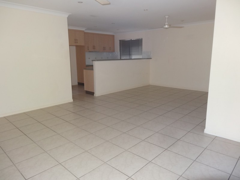 10 Schilling Court, Bowen QLD 4805