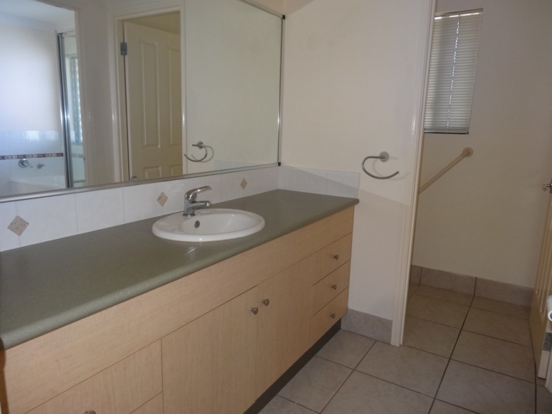 10 Schilling Court, Bowen QLD 4805