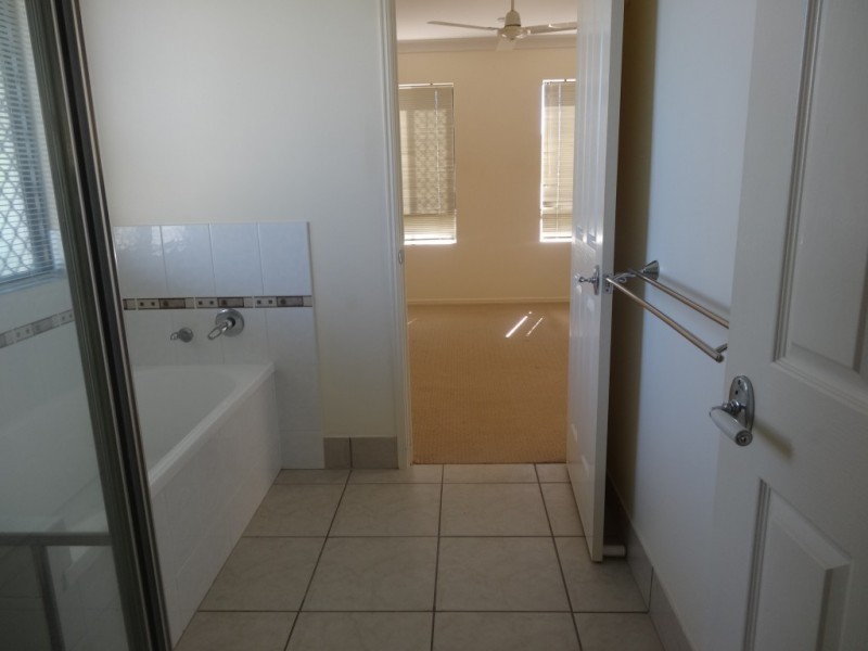 10 Schilling Court, Bowen QLD 4805