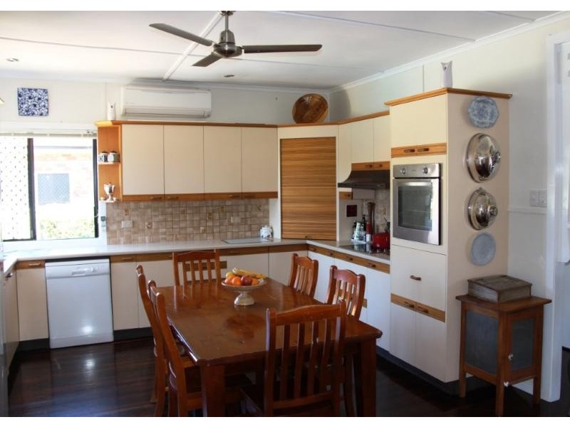 16 Field Street, Bowen QLD 4805