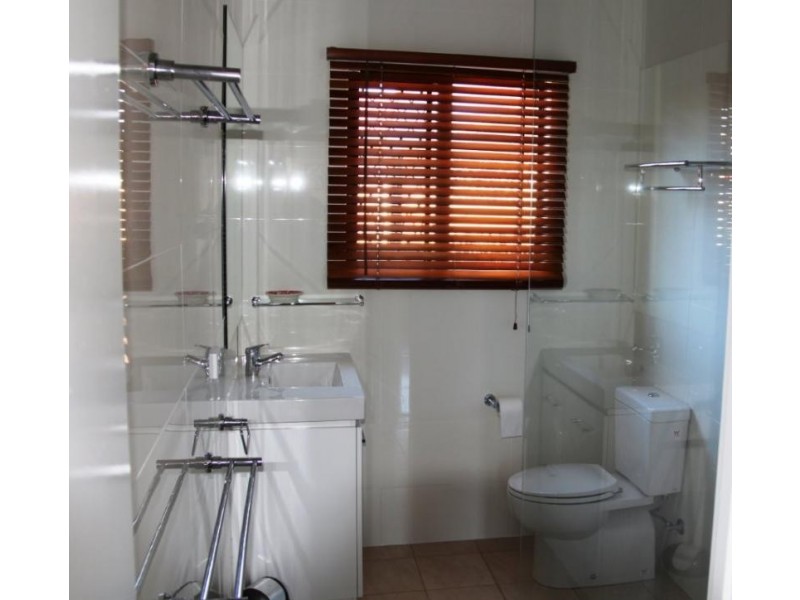 16 Field Street, Bowen QLD 4805
