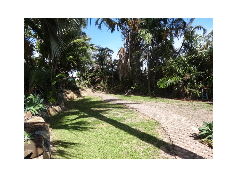 69 Hillview Road, Bowen QLD 4805