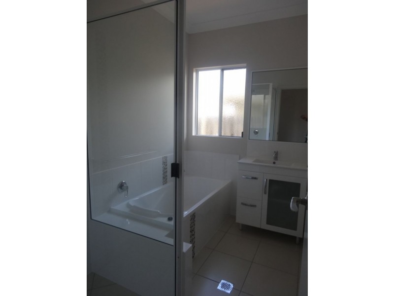 22 Seabreeze Crescent, Bowen QLD 4805