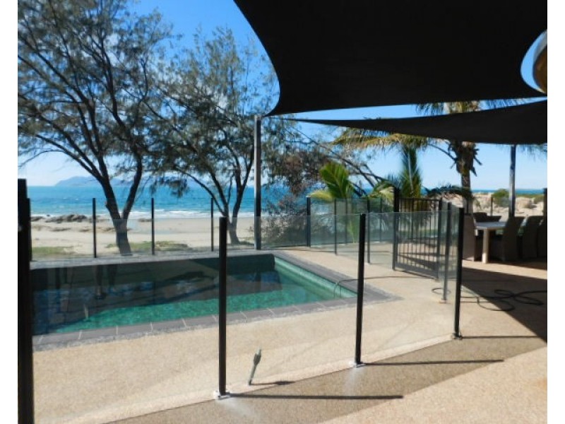 4/8 Pandanus Street, Bowen QLD 4805
