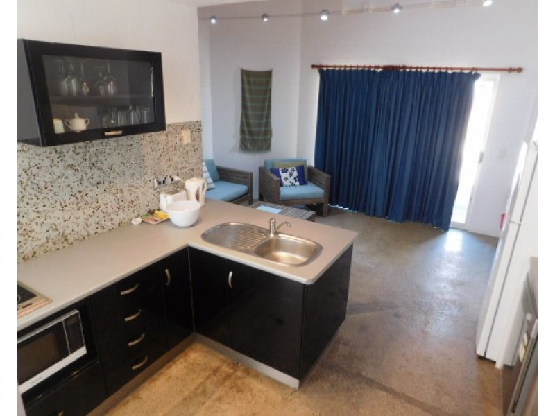 4/8 Pandanus Street, Bowen QLD 4805
