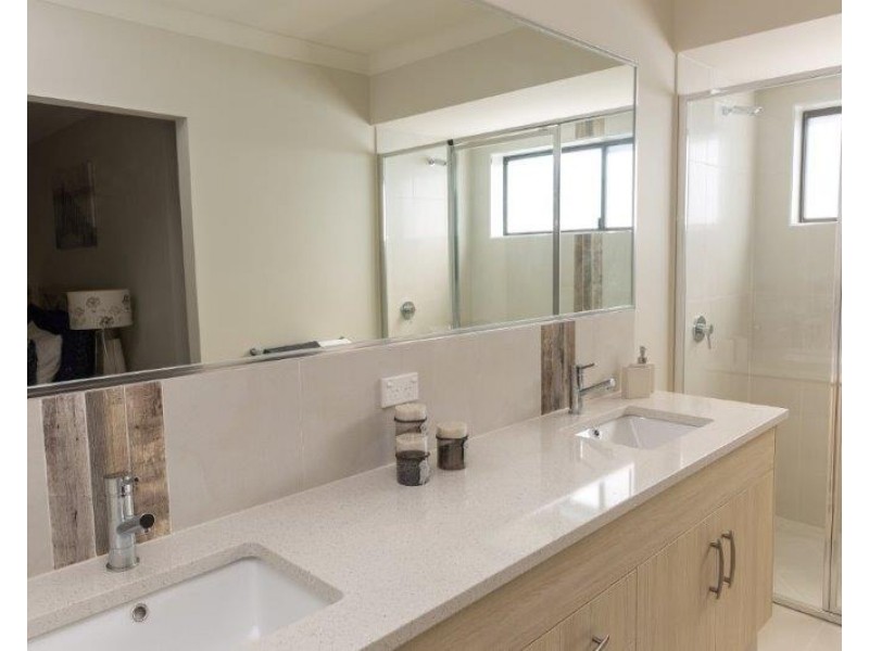 1 Fairway Drive, Bowen QLD 4805