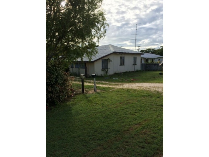 6 Field Street, Bowen QLD 4805