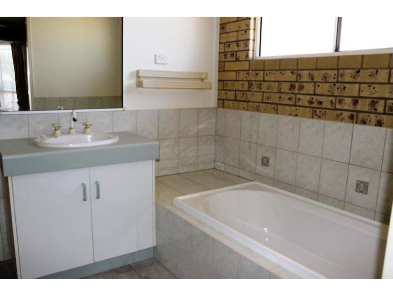 130 Hillview Road, Bowen QLD 4805