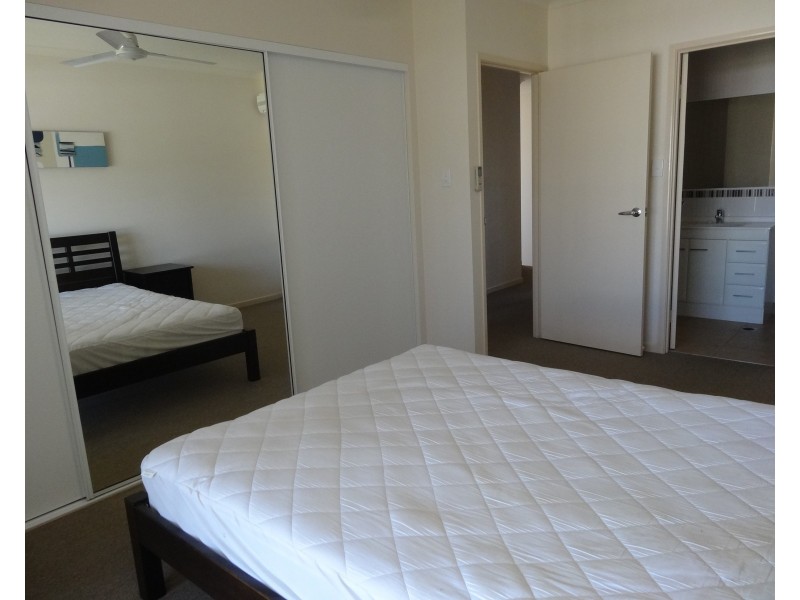 2/34 Poole Street, Bowen QLD 4805