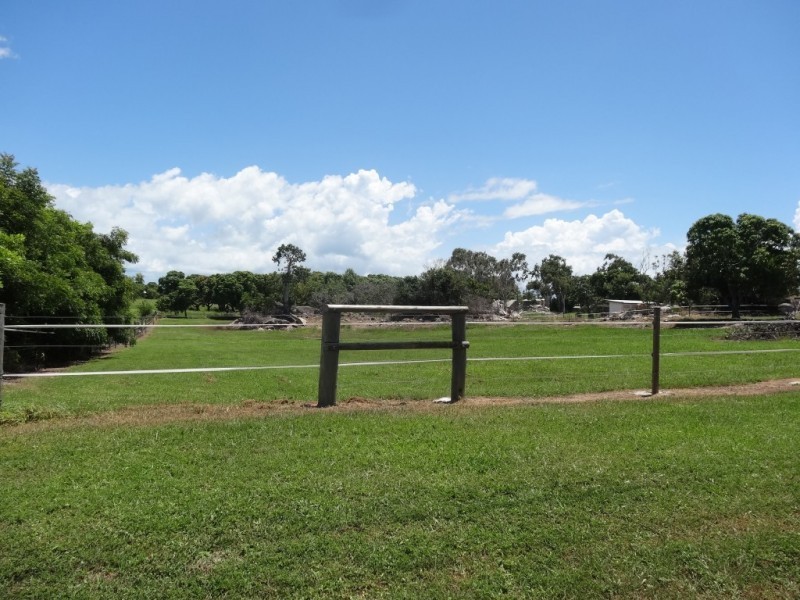 66 Hillview Road, Bowen QLD 4805