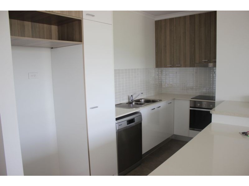 11/10 Williams Street, Bowen QLD 4805
