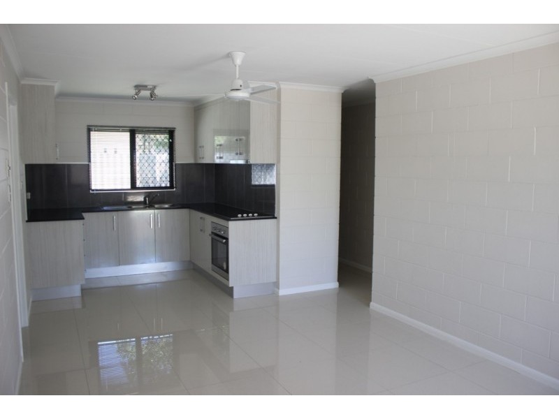 1/89 Powell Street, Bowen QLD 4805