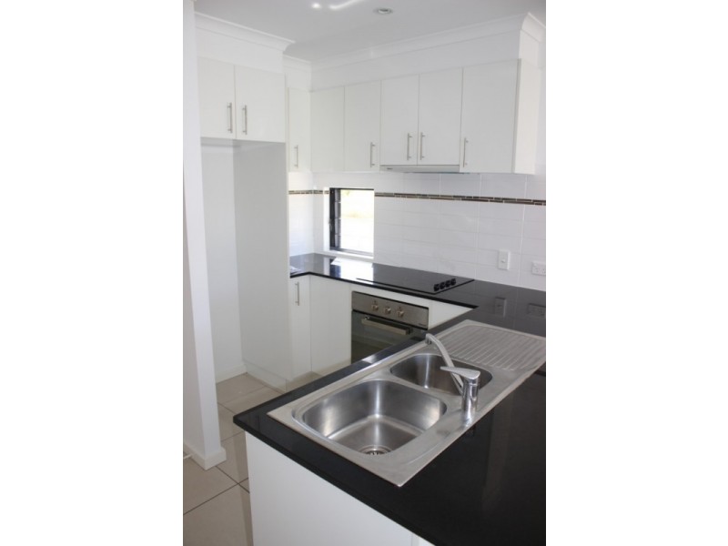 10/74a Powell Street, Bowen QLD 4805