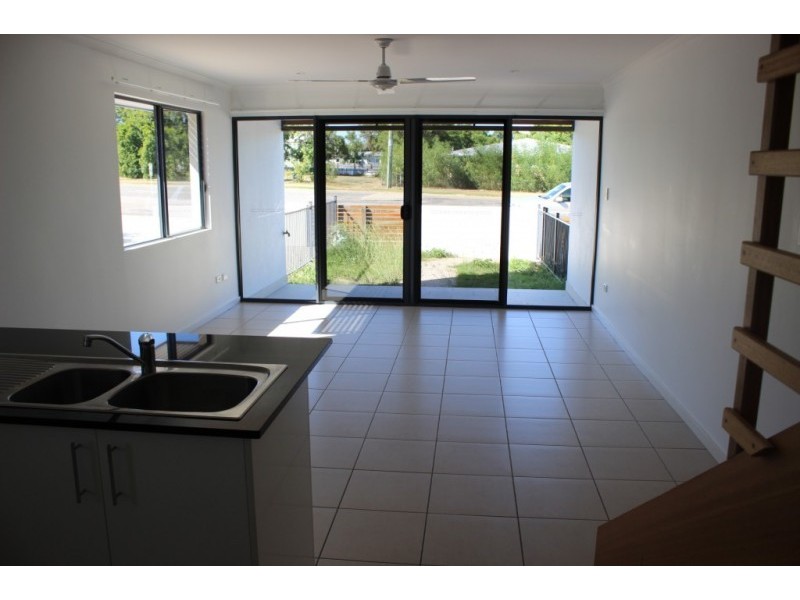 10/74a Powell Street, Bowen QLD 4805