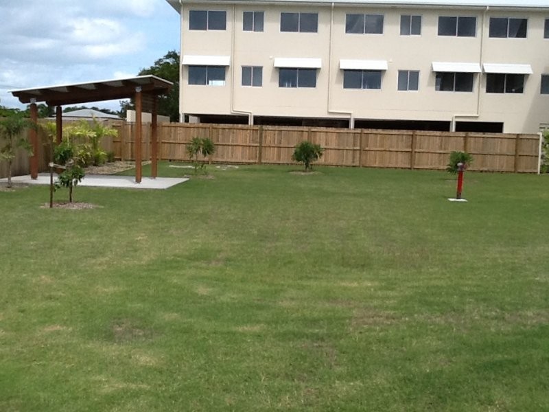 2/10 Williams Street, Bowen QLD 4805