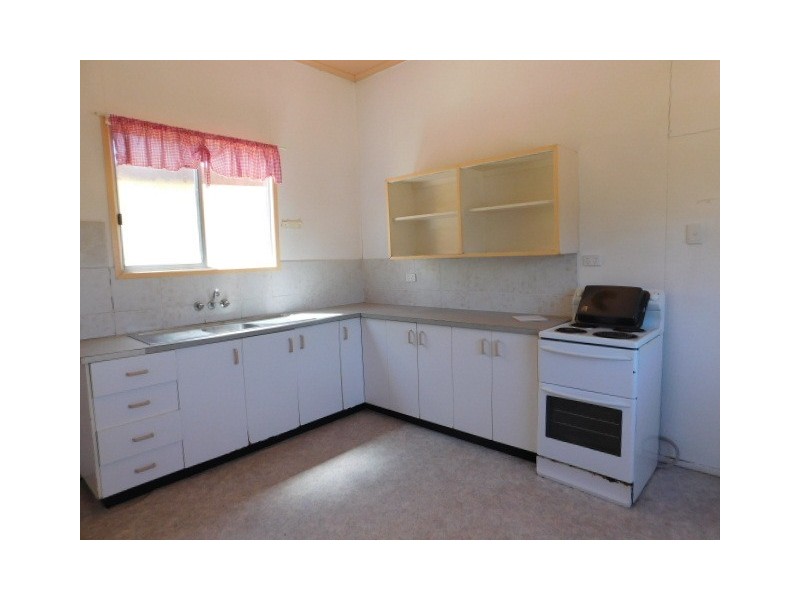 80B Gordon, Bowen QLD 4805