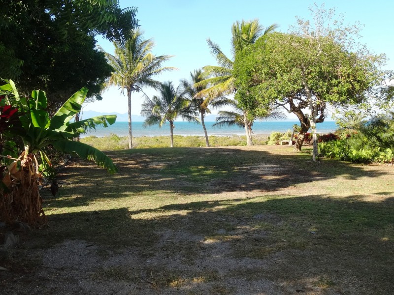 6 Baxter Avenue, Bowen QLD 4805