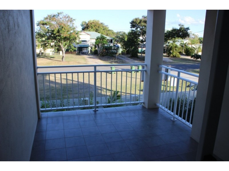 4/10 Williams Street, Bowen QLD 4805