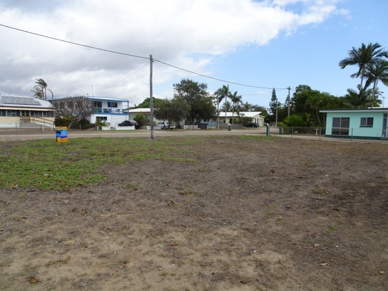 7 Scott Avenue, Bowen QLD 4805