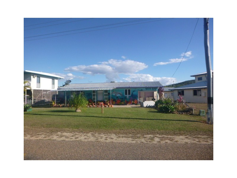 71 Whyte Avenue, Bowen QLD 4805