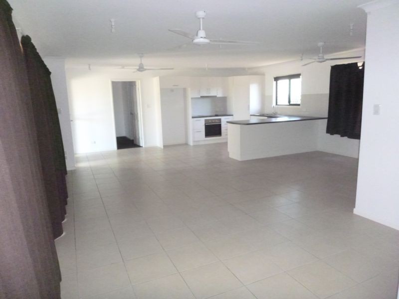 8 Schilling Court, Bowen QLD 4805