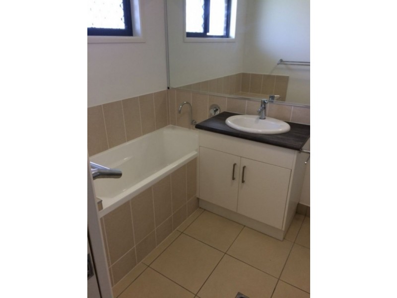 8 Schilling Court, Bowen QLD 4805