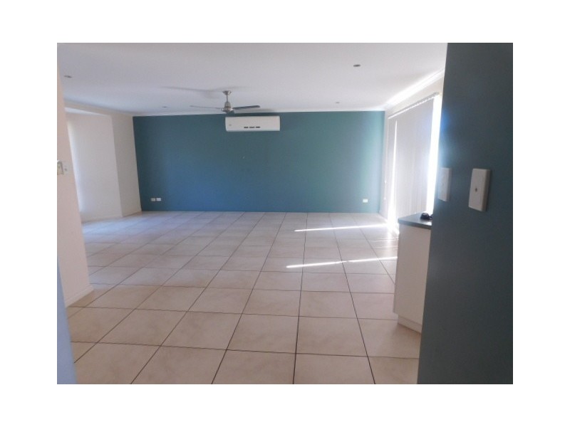 4 Allan Place, Bowen QLD 4805
