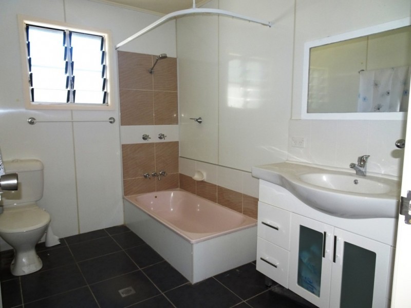 108 Gregory Street, Bowen QLD 4805