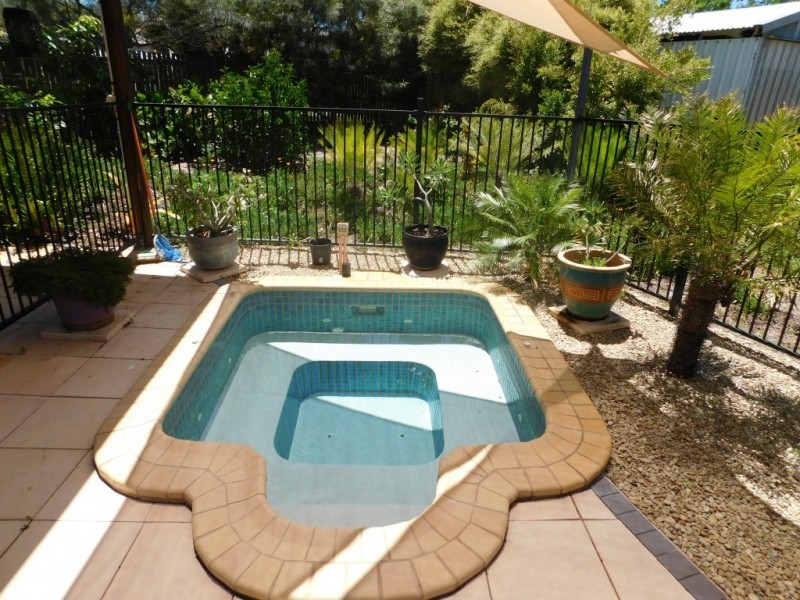 17 Field Street, Bowen QLD 4805