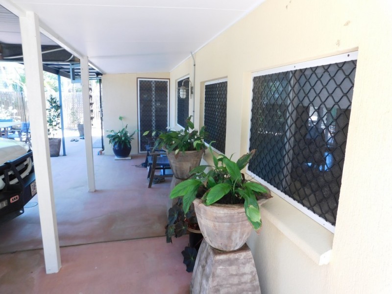 17 Field Street, Bowen QLD 4805