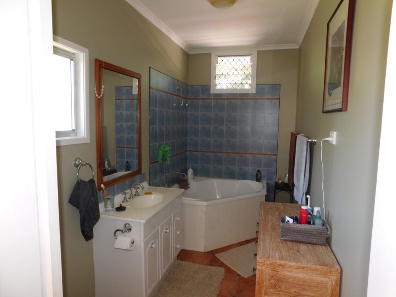 17 Field Street, Bowen QLD 4805