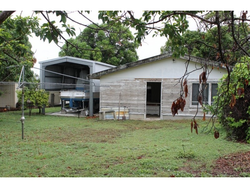 112 Hillview Road, Bowen QLD 4805