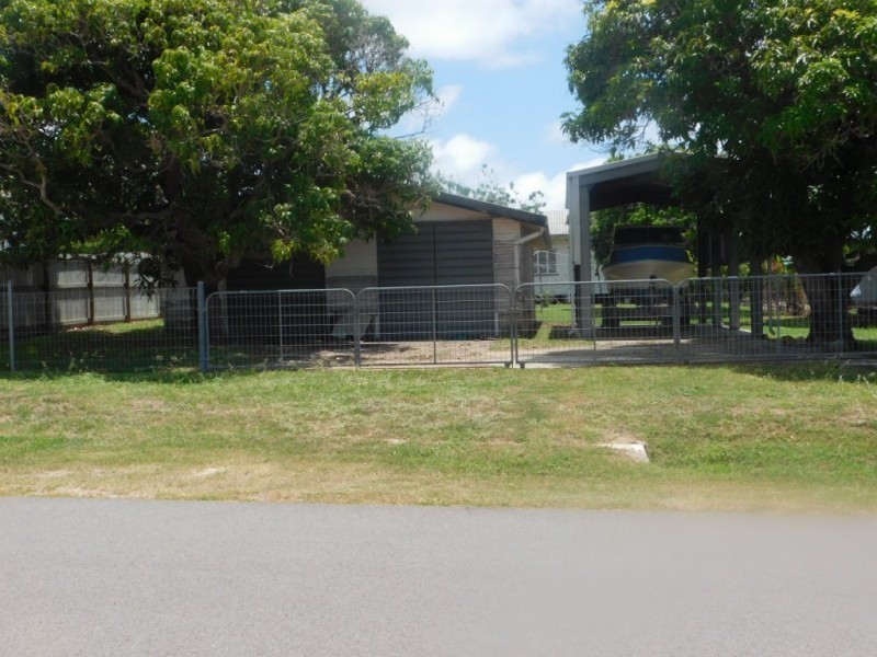 112 Hillview Road, Bowen QLD 4805