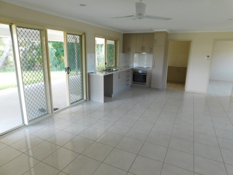 10 Tea Tree Close, Bowen QLD 4805