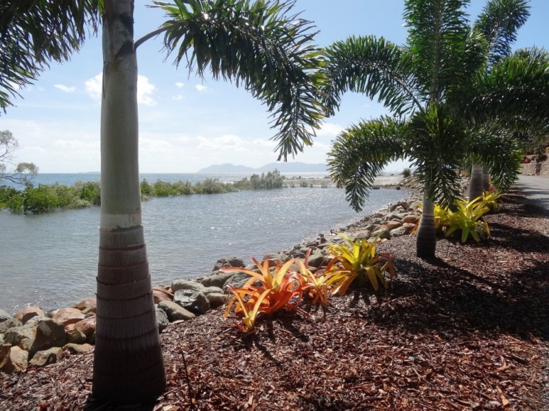 75 Adelaide Terrace, Bowen QLD 4805