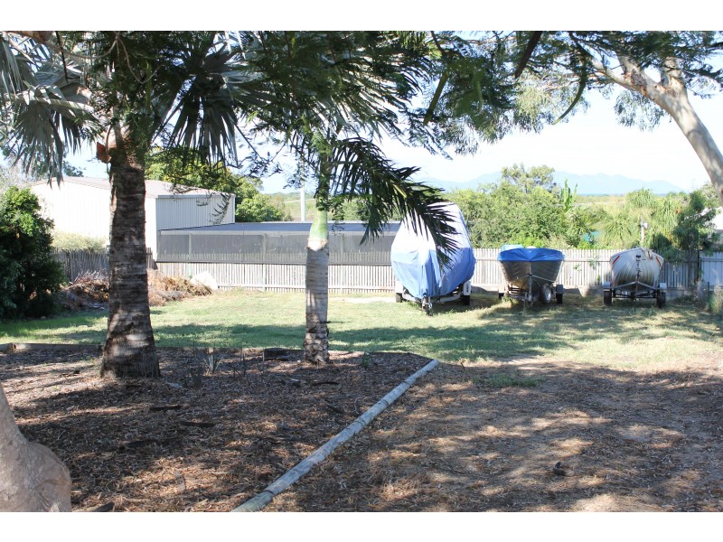 12 Hay Street, Bowen QLD 4805