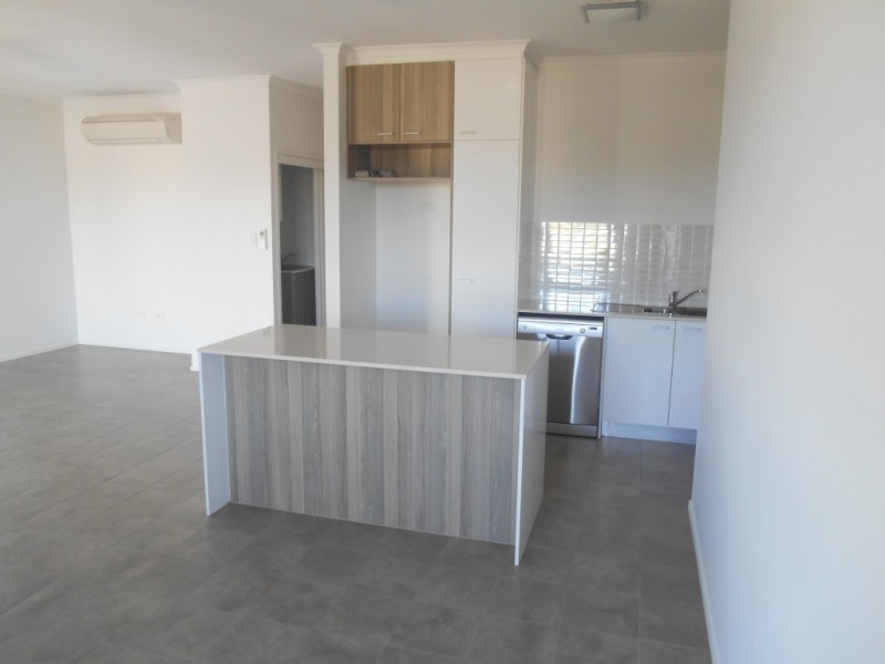 8/10 Williams Street, Bowen QLD 4805