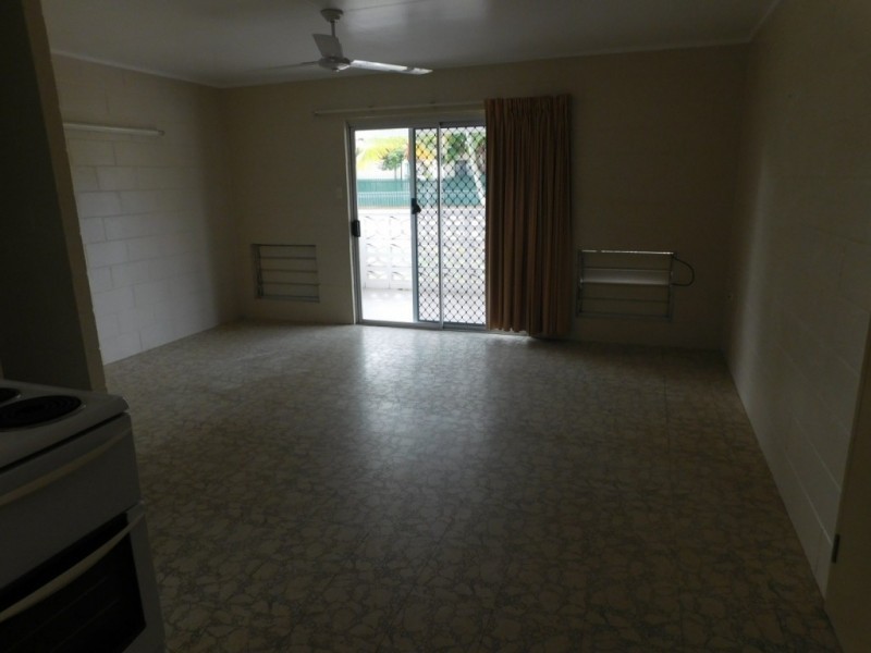 2/91 Horseshoe Bay Road, Bowen QLD 4805