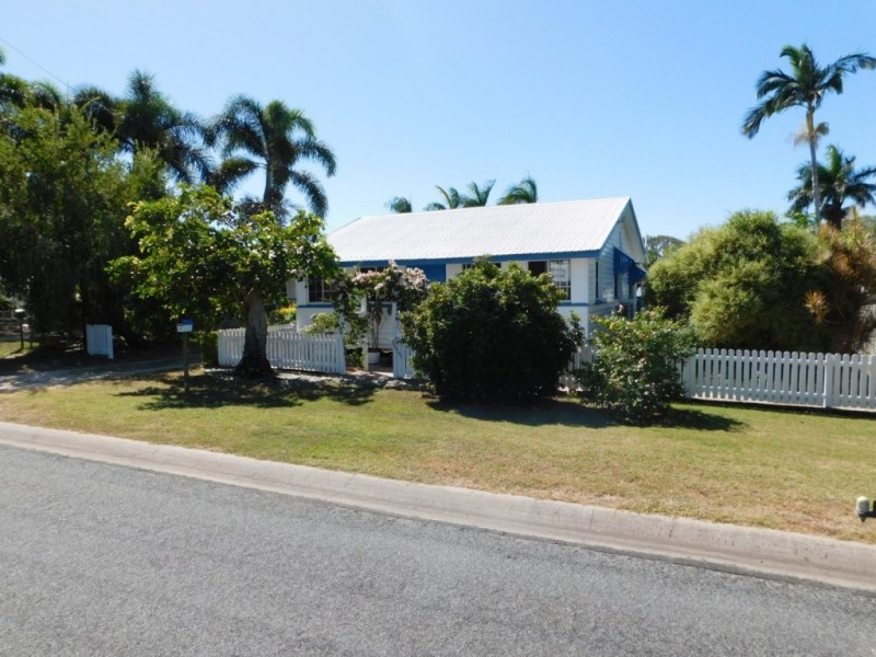 32 Field Street, Bowen QLD 4805