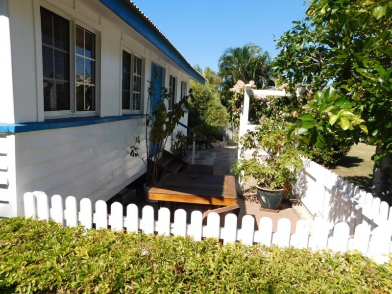 32 Field Street, Bowen QLD 4805
