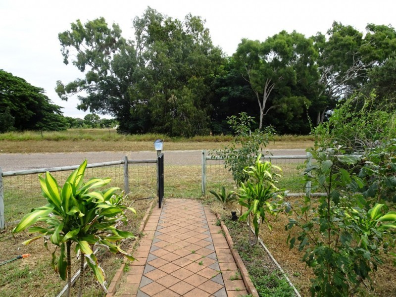 24 Creek Street, Bowen QLD 4805