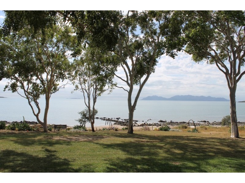 68 Whyte Avenue, Bowen QLD 4805