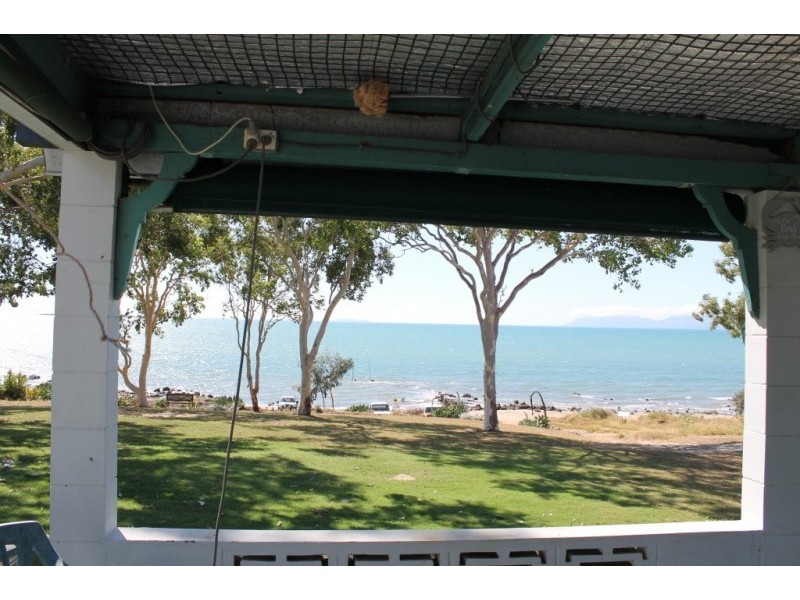 68 Whyte Avenue, Bowen QLD 4805