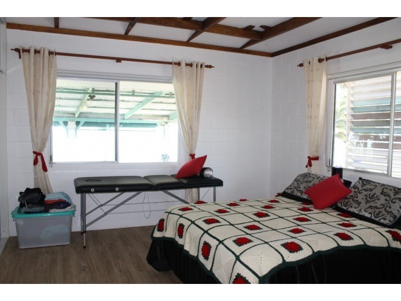 68 Whyte Avenue, Bowen QLD 4805