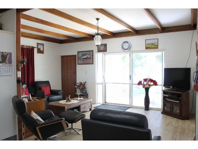 68 Whyte Avenue, Bowen QLD 4805