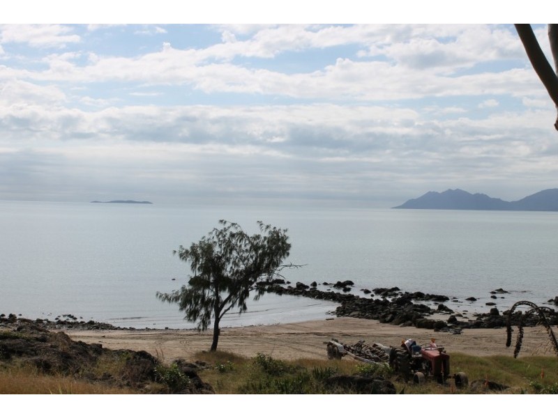 68 Whyte Avenue, Bowen QLD 4805