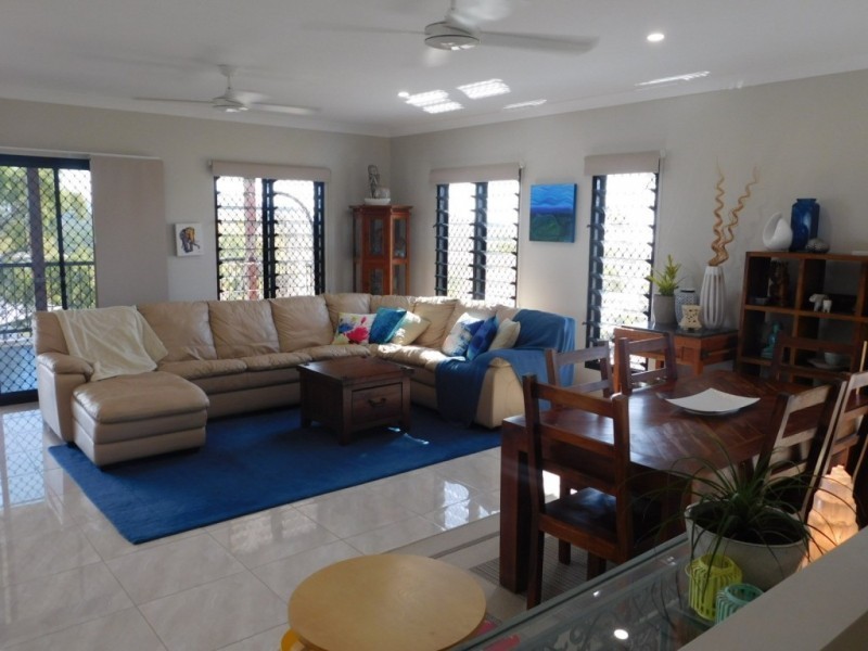 19 Harbour View Tce, Bowen QLD 4805